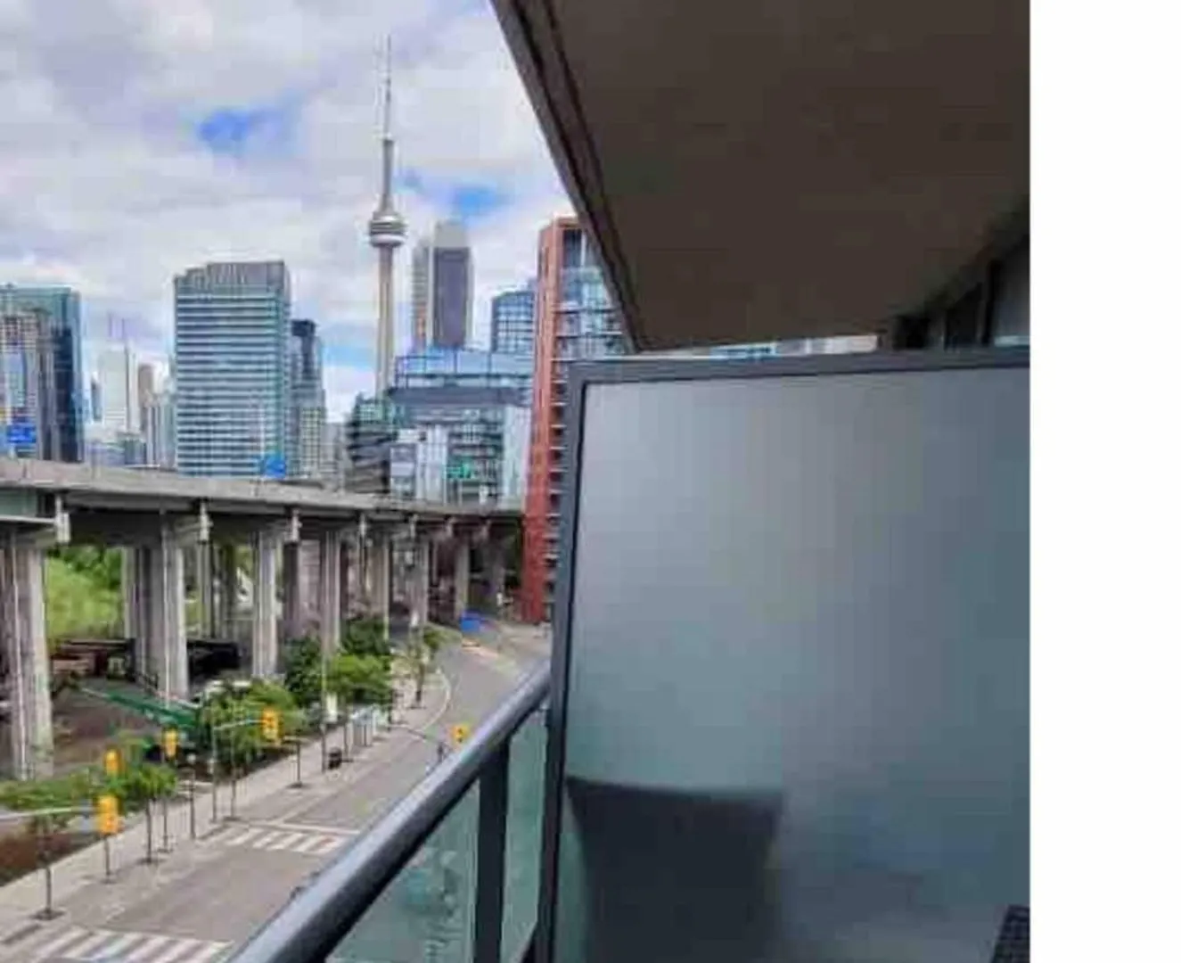 Luxury Downtown Condo With Cn Tower Views, Pool Access, Gym,Free Parking Upon Request At Booking, Accommodates 4 Τορόντο 0*,